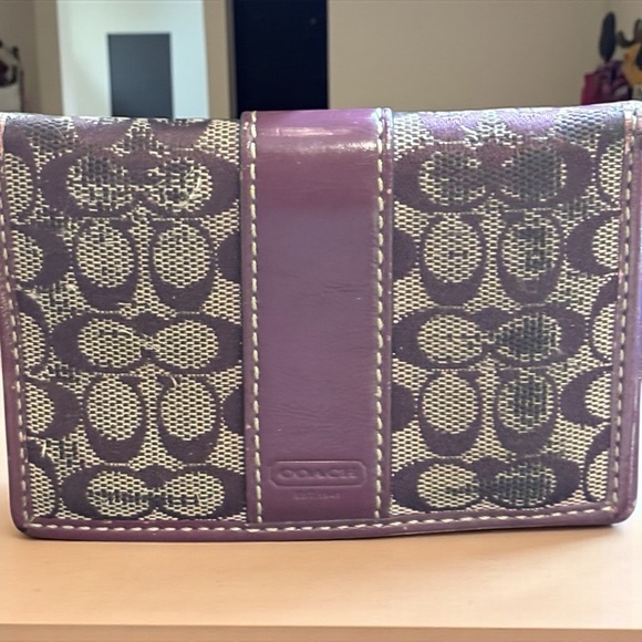 Coach Purple Signature ID Card Case / Small Wallet - Picture 1 of 6